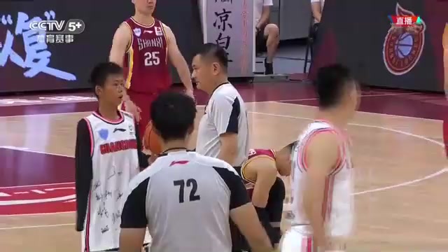 CBA任重而道远！回顾“独臂少年”张家城的开球 全场只有威姆斯表示关心