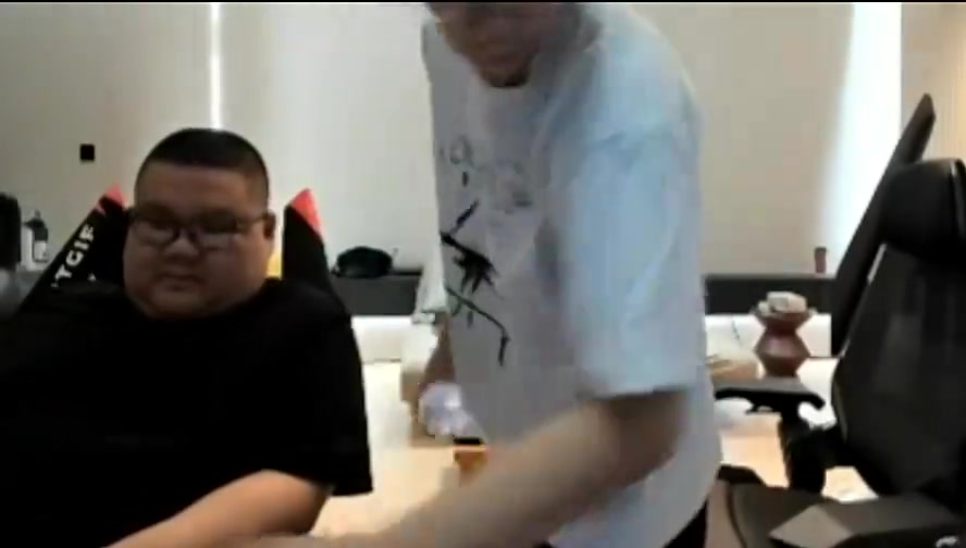 Dahuang谈论Uzi名人堂：当之无愧！全世界都认识他！我是Uzi的申请儿子！